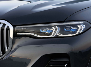 Обновлённый BMW X7 получит новые необычные фары
